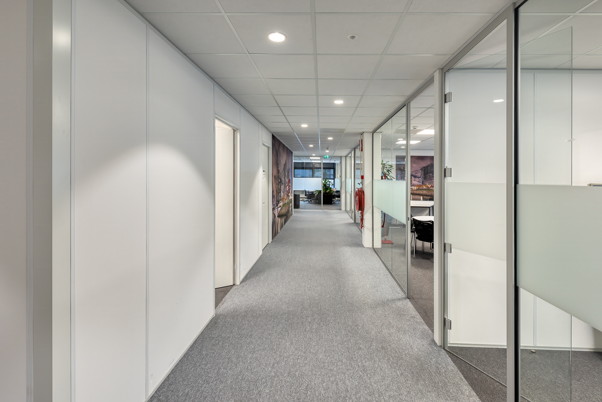 Kantoor inrichting plafonds en wanden