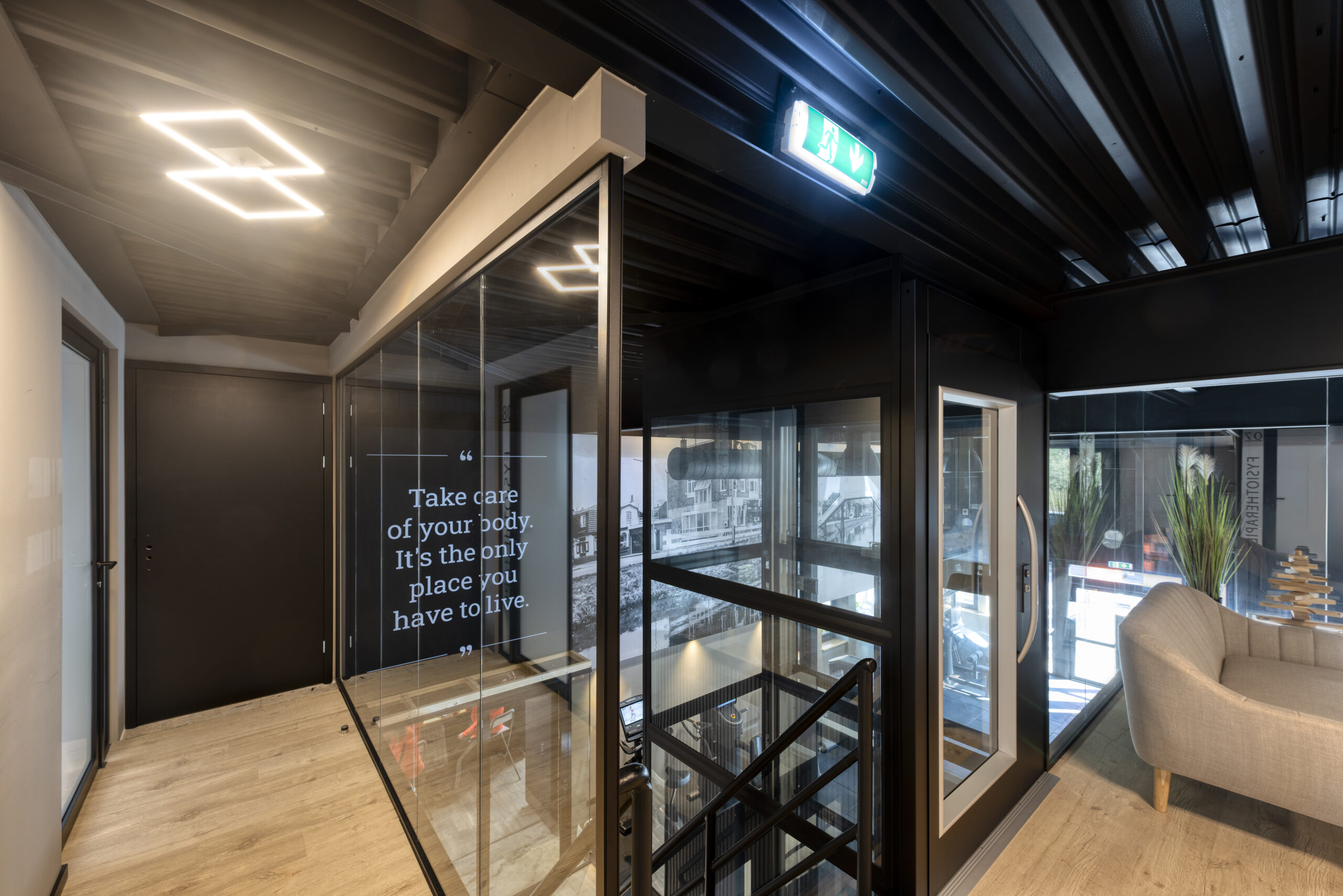 Glazen wand akoestisch