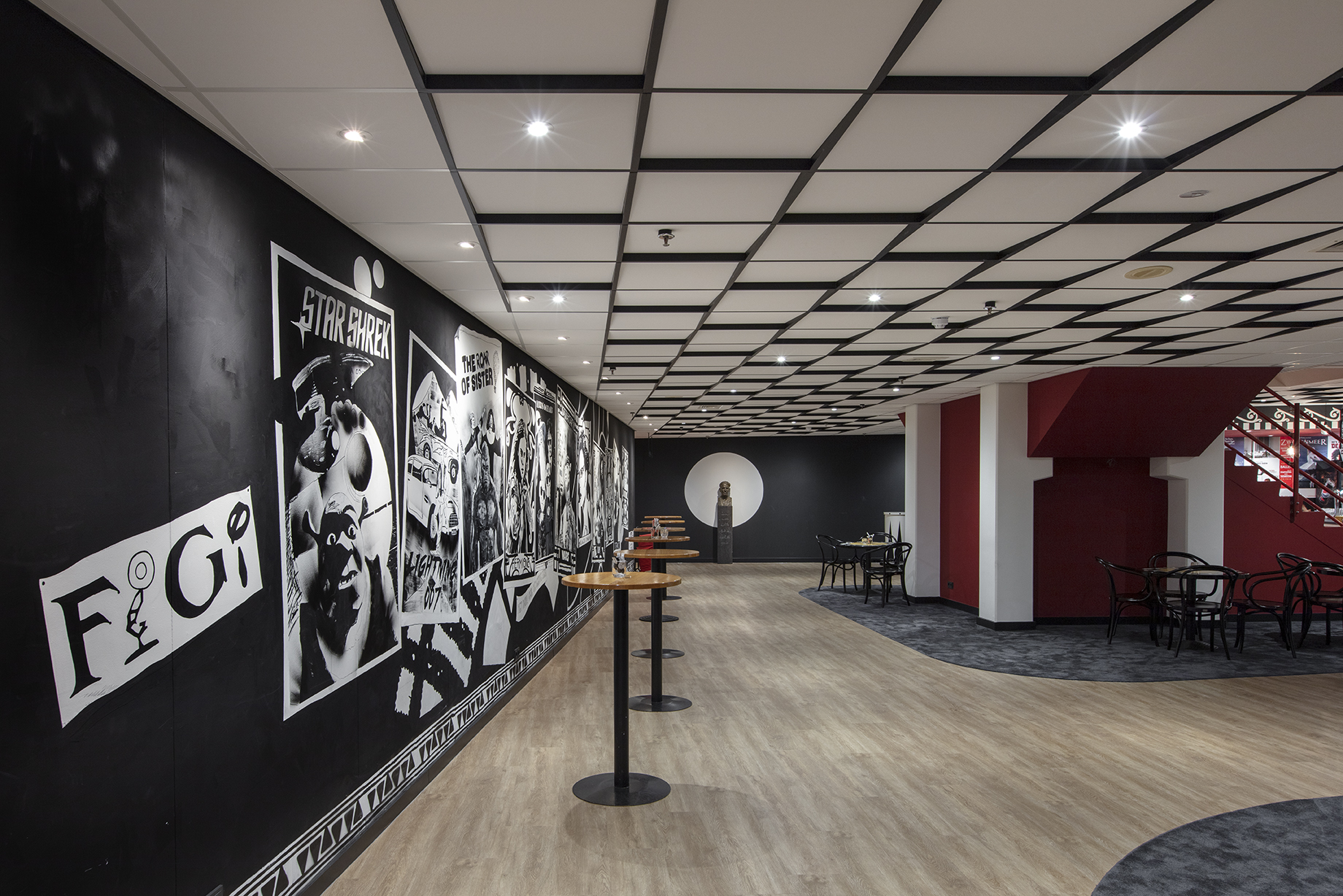 Systeemplafond met hoge geluidsabsorptie